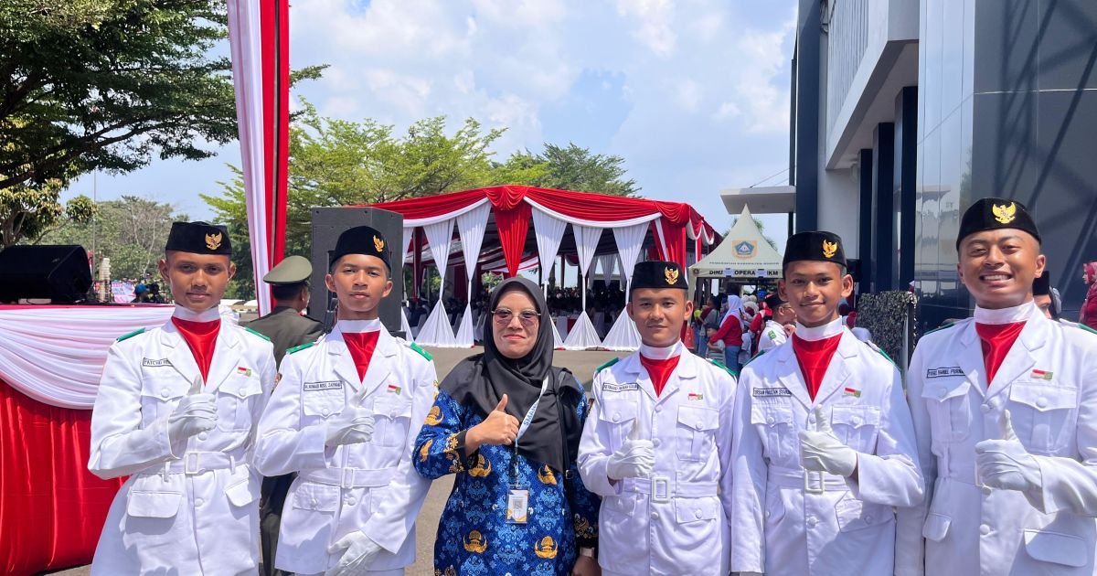 Dari Bangku Sekolah ke Barisan Paskibraka, Enam Siswa SMA Indocement Bikin Bangga